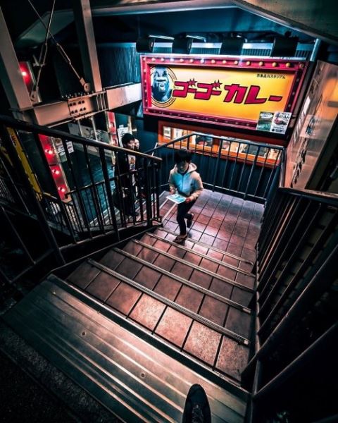Яркие фотографии ночной жизни японской столицы (15 фото)